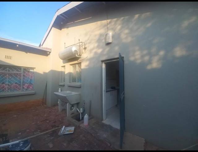 2 BEDROOM PROPERTY TO RENT IN LAUDIUM
